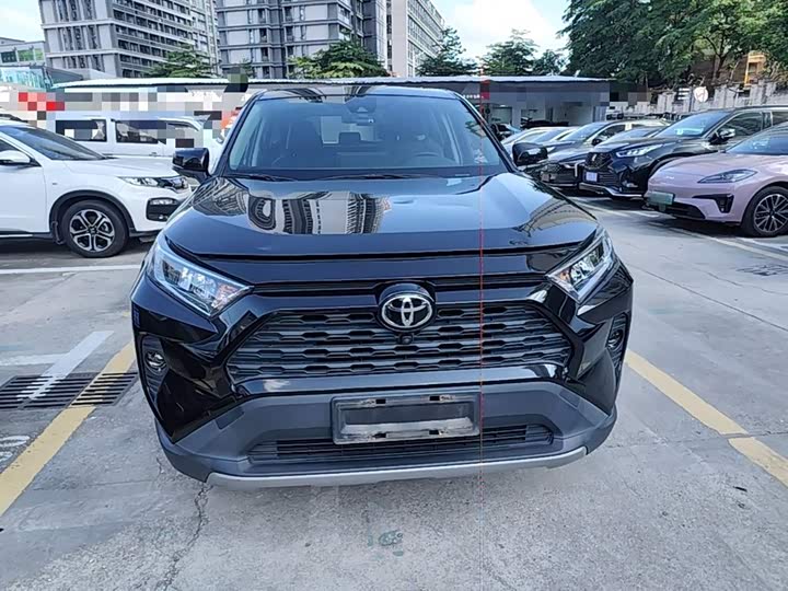 Фото 3 - Toyota RAV4