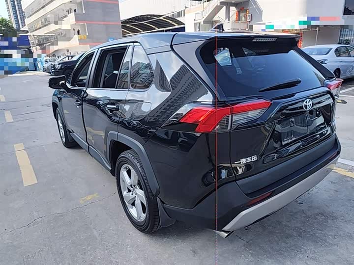 Фото 5 - Toyota RAV4