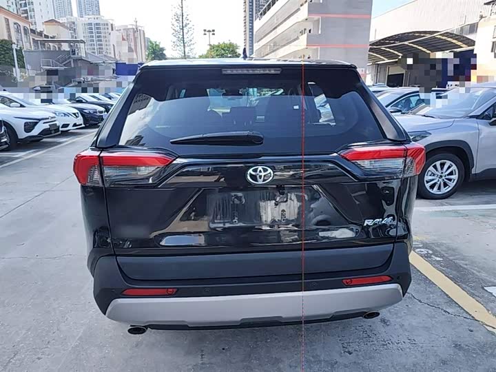 Фото 6 - Toyota RAV4