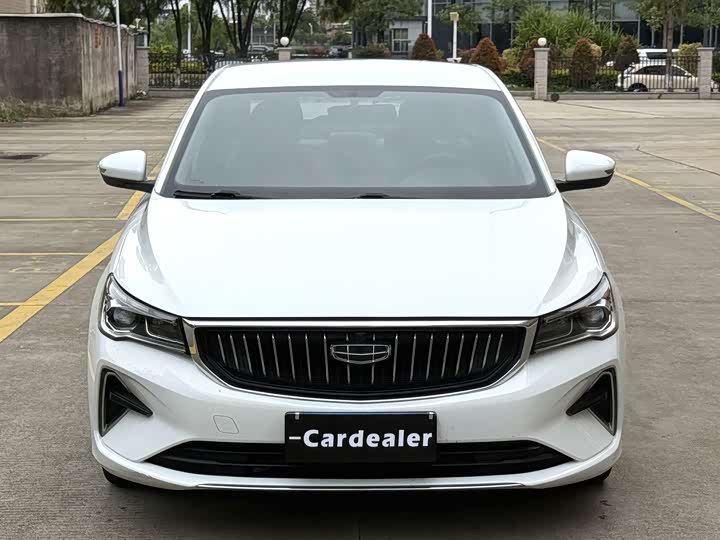 Фото 2 - Geely Emgrand