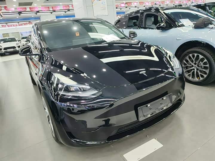 Photo 4 - Tesla Model Y