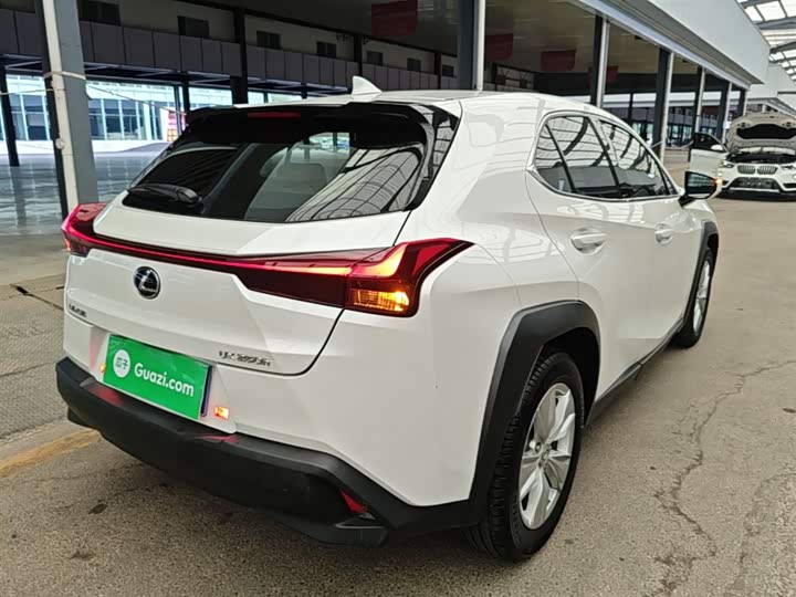 Lexus UX 2022 2022款 260h 探·寻版