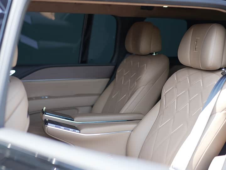 صورة 9 - BYD Yangwang U8