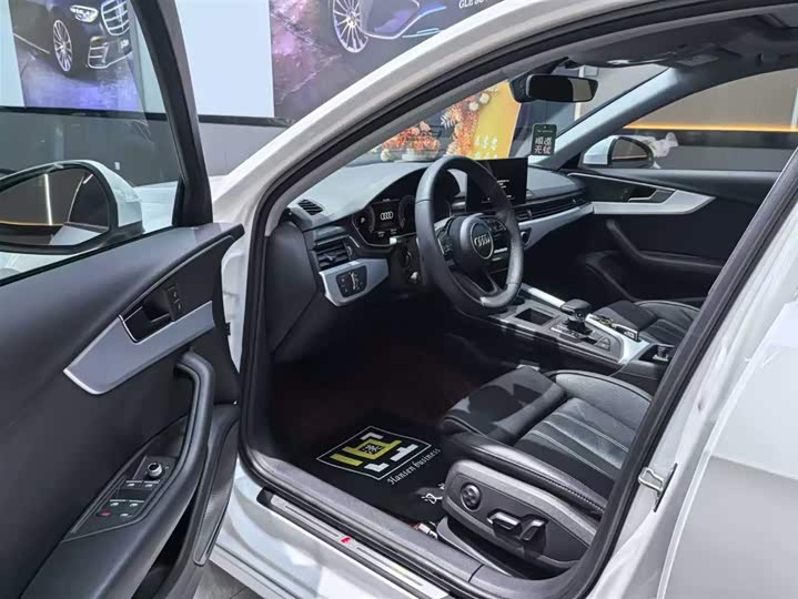 Фото 4 - Audi A4L
