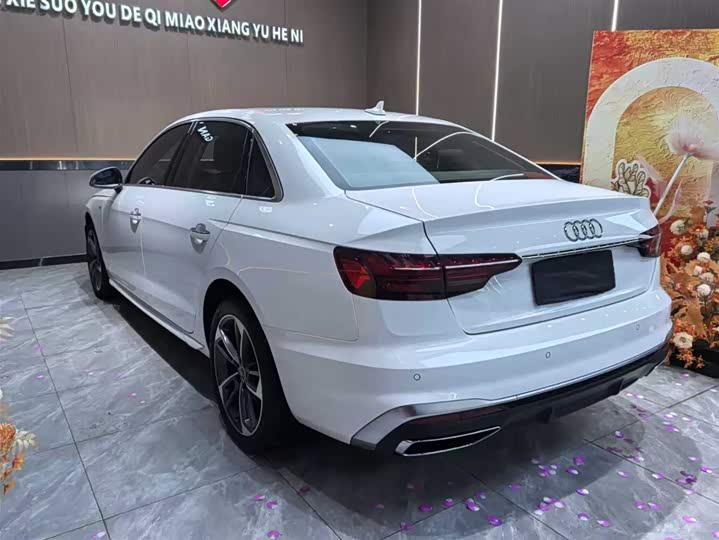Фото 7 - Audi A4L