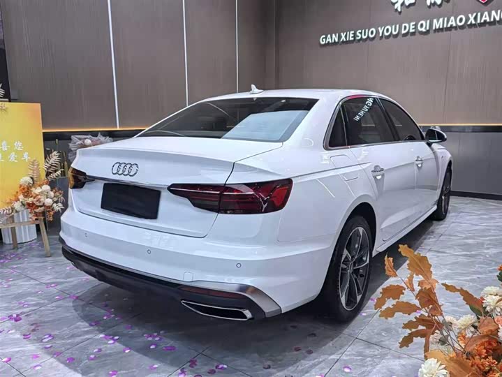 Фото 9 - Audi A4L