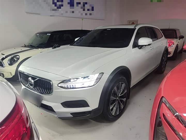Фото 1 - Volvo V90