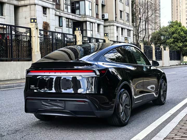 Tesla Model Y 2026 2026款 改款 长续航后轮驱动版