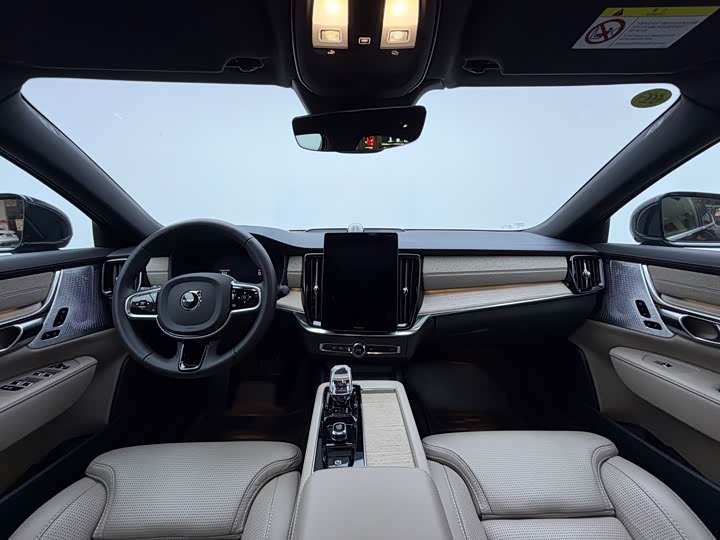 Volvo S90 Hybrid 2026 2026款 插电式混动 四驱长续航智雅豪华版