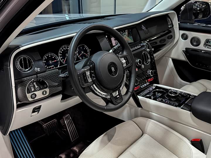Фото 8 - Rolls-Royce Cullinan