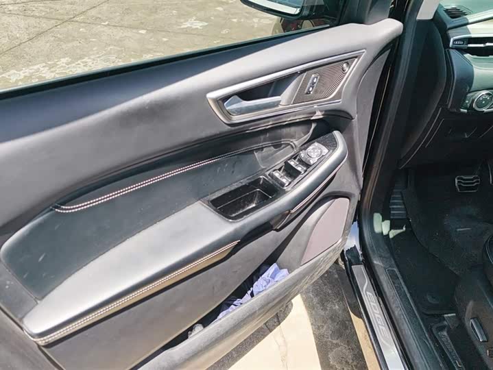 Фото 7 - Ford Edge