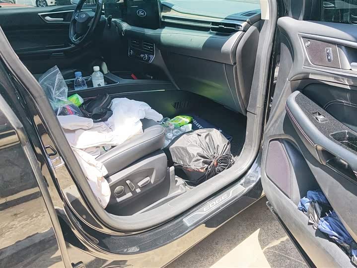 Фото 8 - Ford Edge