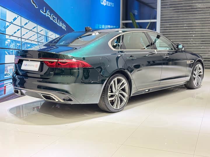 Фото 4 - Jaguar XF L