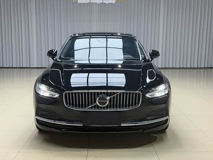 Фото 2 - Volvo S90