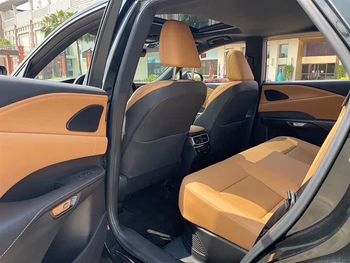 صورة 5 - Lexus RX