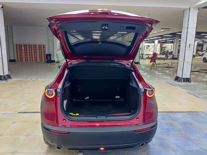 Фото 8 - Mazda CX-30