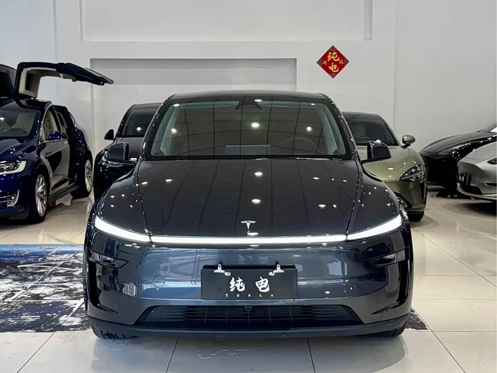 Zdjęcie 2 - Tesla Model Y