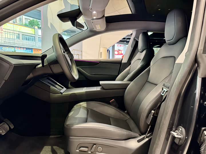 Zdjęcie 6 - Tesla Model Y