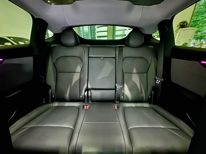 Zdjęcie 8 - Tesla Model Y