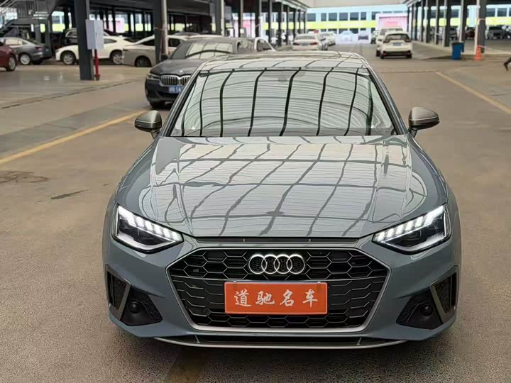 Фото 2 - Audi A4L