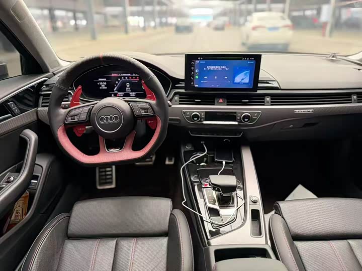 Фото 5 - Audi A4L