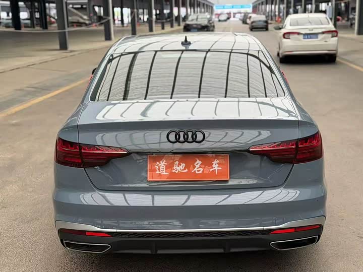Фото 8 - Audi A4L