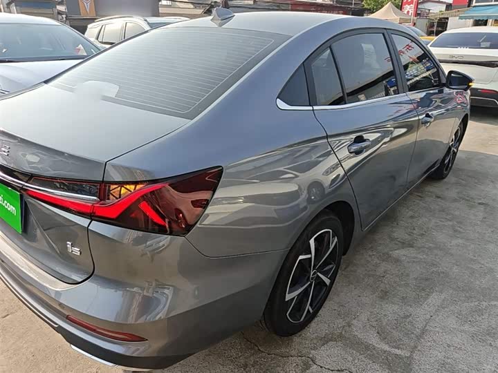 Roewe i5 2024 2024款 1.5L CVT尊荣版