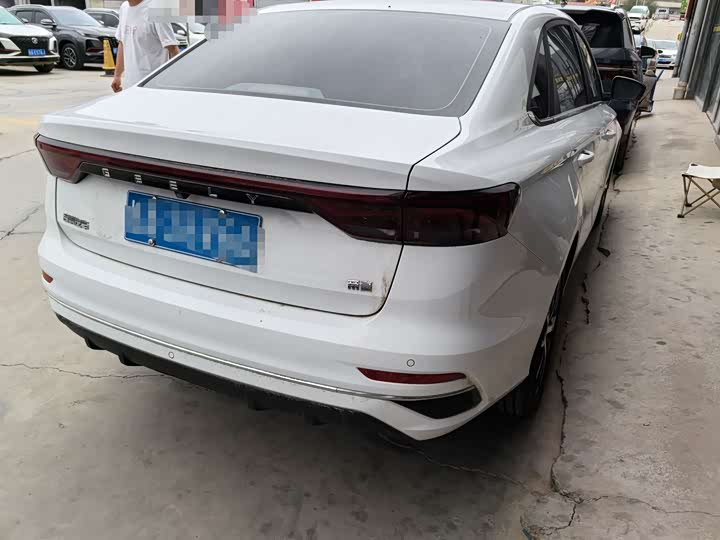 Zdjęcie 6 - Geely Emgrand