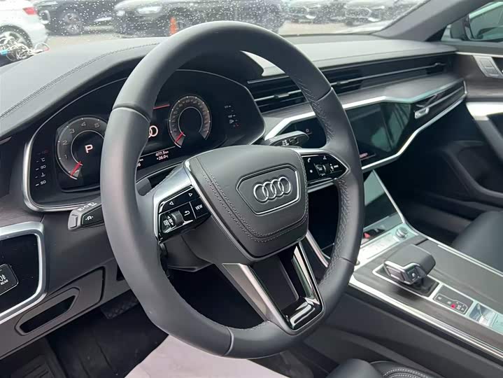 Фото 8 - Audi A6L