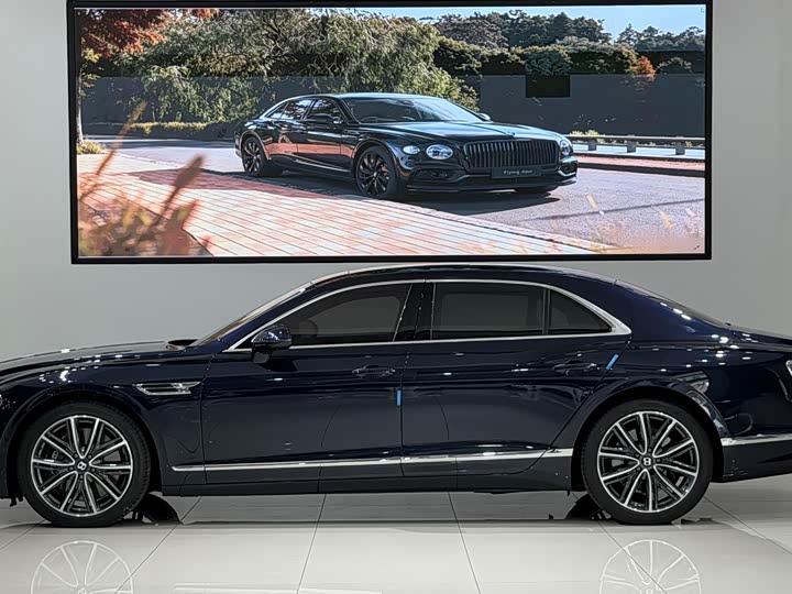 Фото 3 - Bentley Flying Spur
