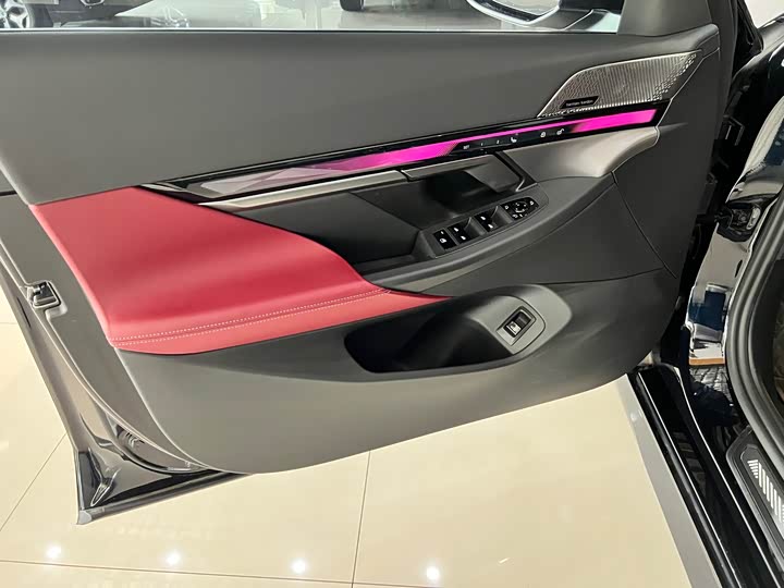 Фото 8 - BMW 5 Series