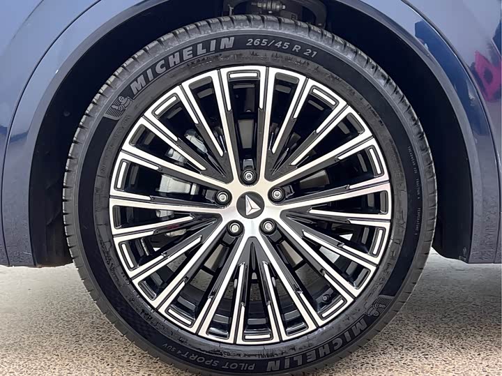 Changan Deepal S09 2025 2025款 四驱Ultra+ 高定版