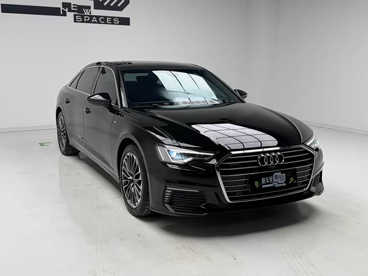 Фото 3 - Audi A6L Hybrid