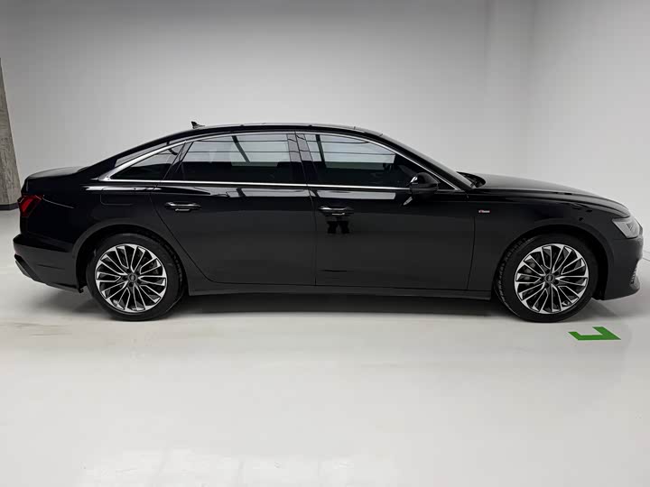 Фото 7 - Audi A6L Hybrid