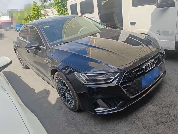 Фото 3 - Audi A7L