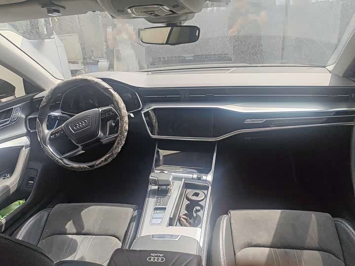 Фото 4 - Audi A7L