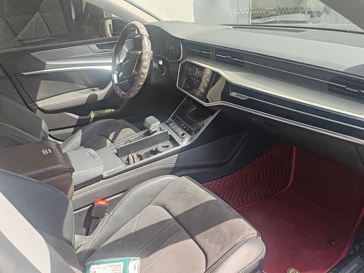 Фото 5 - Audi A7L