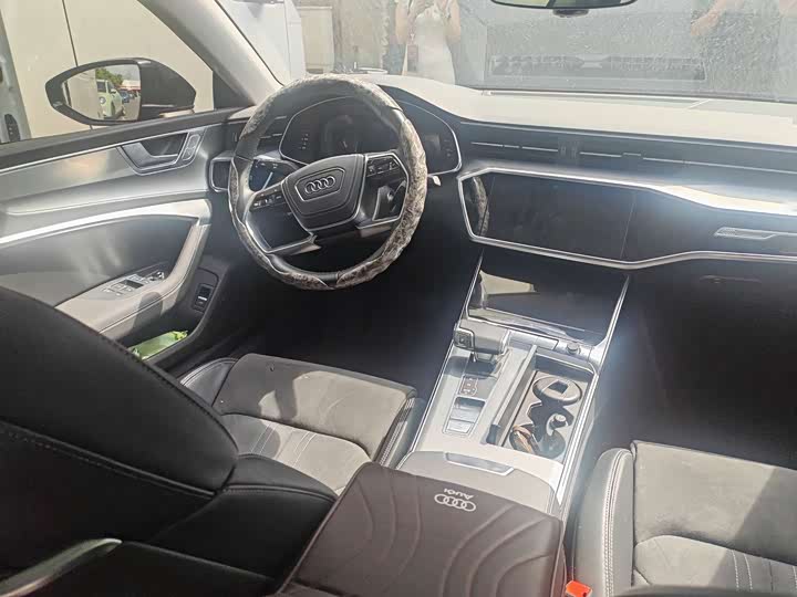 Фото 7 - Audi A7L