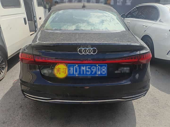Фото 9 - Audi A7L