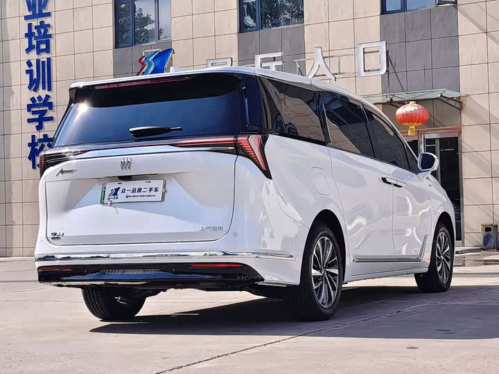 Buick GL8 Hybrid 2026 2026款 陆尊 奢享版