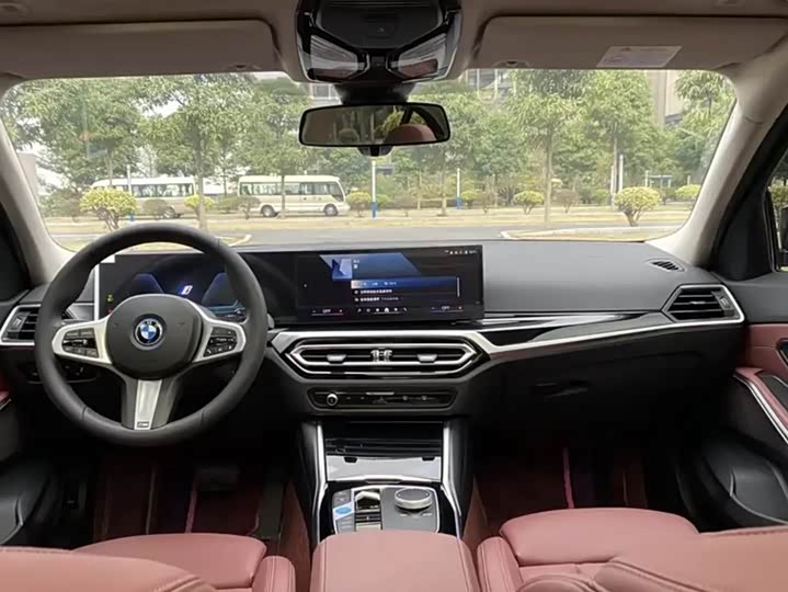 Photo 4 - BMW i3