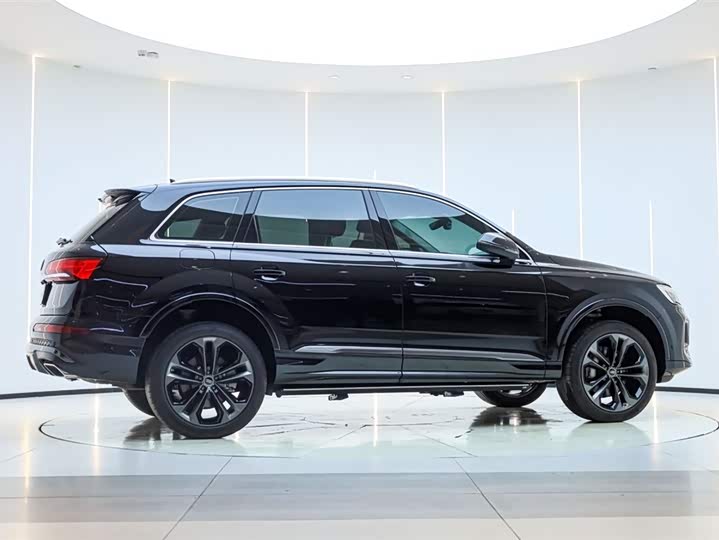 Audi Q7 2025 2025款 55 TFSI quattro S line运动型