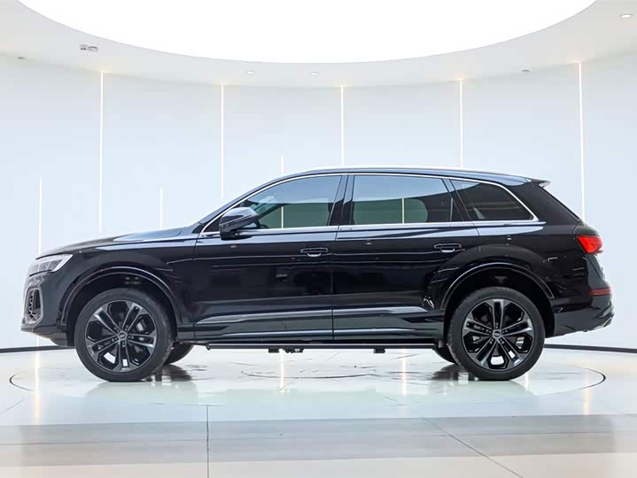 Audi Q7 2025 2025款 55 TFSI quattro S line运动型