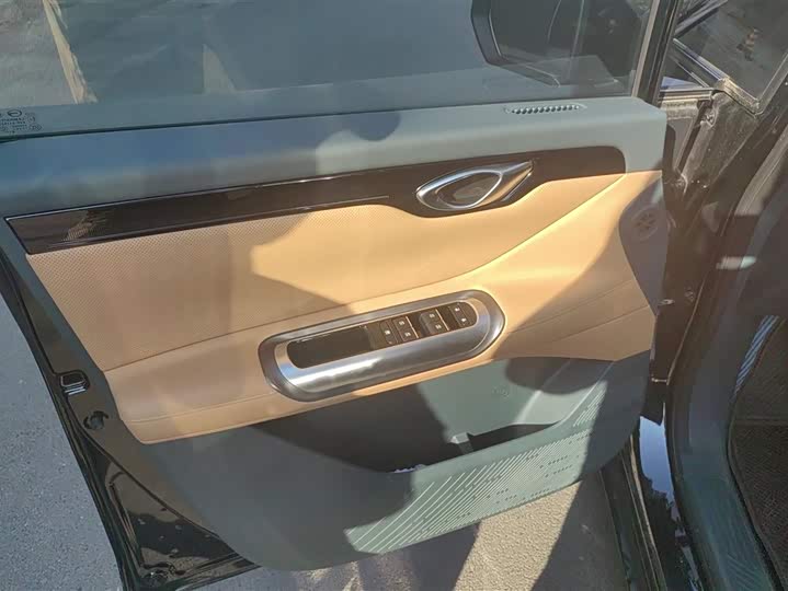 GAC Trumpchi E8 2024 2024款 荣耀系列 2.0L 荣耀版