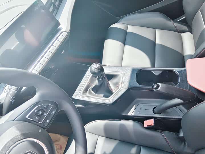 Фото 5 - MG Motor 5