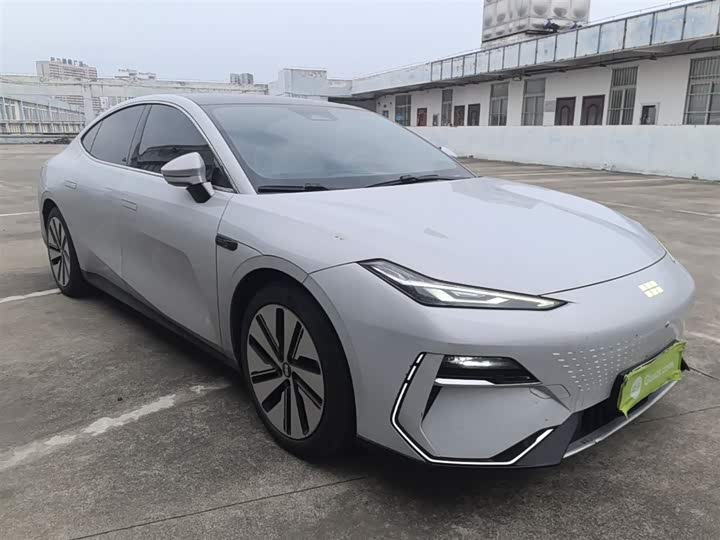 Photo 4 - Geely Galaxy E8