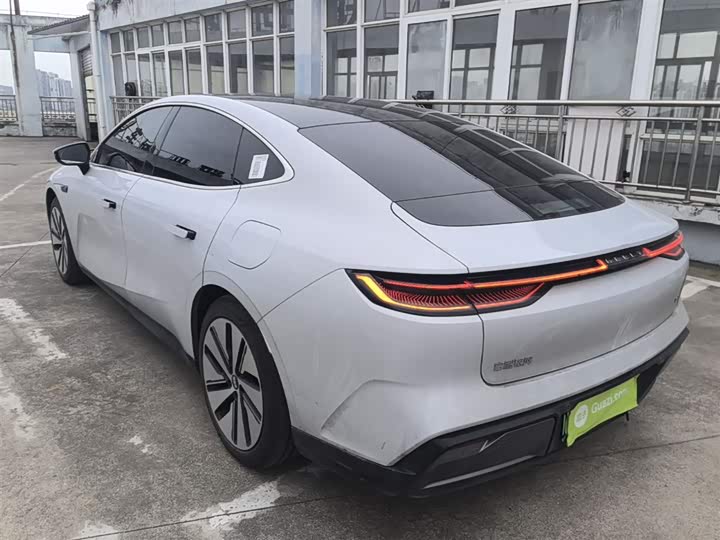 Photo 5 - Geely Galaxy E8