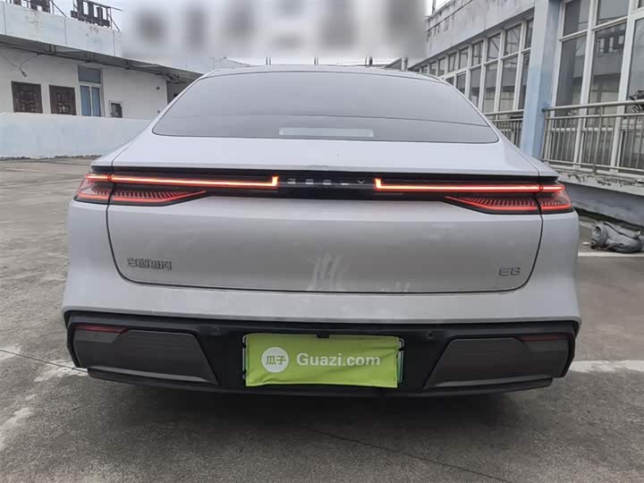 Photo 6 - Geely Galaxy E8
