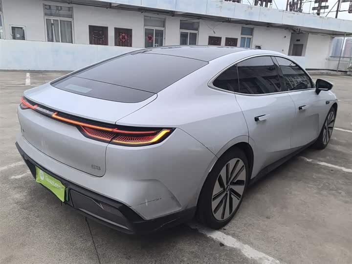 Photo 7 - Geely Galaxy E8