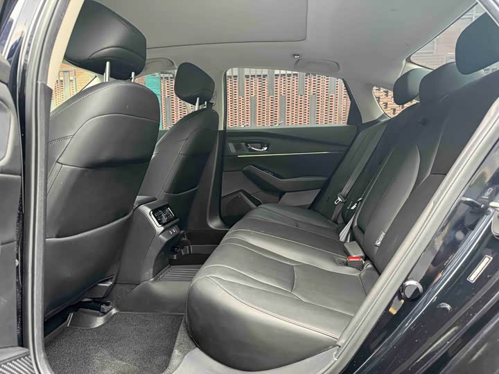 Фото 8 - Honda Accord Hybrid